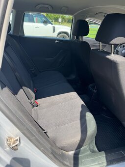 Volkswagen Passat - 12