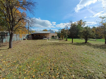 Bystré – slnečný, rovinatý pozemok s hosp. budovou, 872 m2 - 12