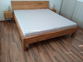 Luxusná dubová posteľ Silvia +2 masívne stolíky zdarma - 12