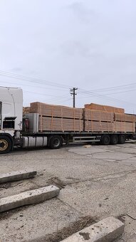 Ponúkame prepravu s platom a valník s HR - 12