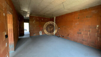 NA PREDAJ-Moderný 4-izbový holobyt v novostavbe v Lipanoch - 12