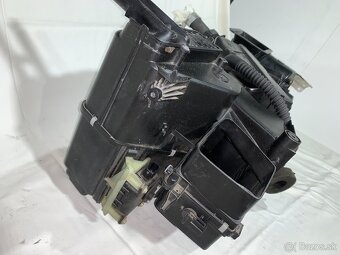 Skriňa rozvádzača vzduchu VW Passat B5 - 12