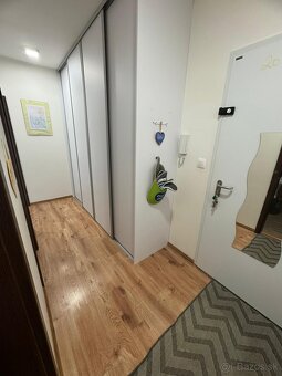 Novostavba 2izb. byt prerobený na 2,5izb. +kryté park.miesto - 12