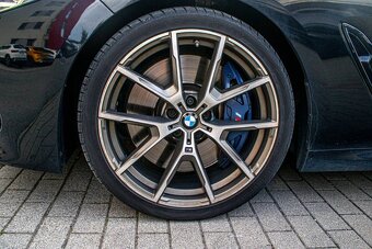 BMW Rad 8 M850i xDrive Coupé - 12