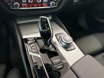 BMW 520d Touring 140kW xDrive AT/8 - 12