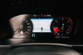 Volvo XC90 173kW - 12