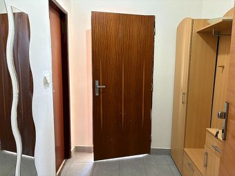 Prenájom veľkometrážneho 1 izbového bytu 42 m2, v Priekope - 12