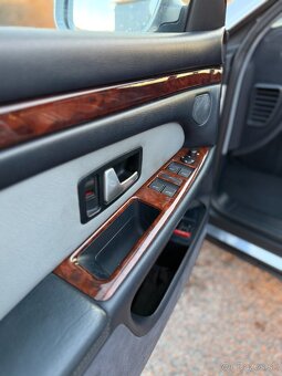 Audi A8 D2 4.2 V8 benzín 228kw - 12
