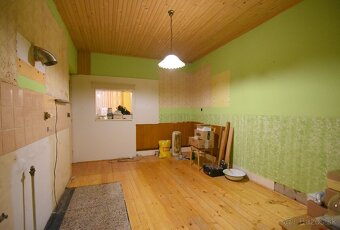 PREDANÉ 5 iz. rodinný dom – Dubnica nad Váhom, garáž - 12