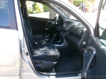 TOYOTA RAV4 2.2 D 4x4 - 12