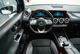 Mercedes-Benz GLA 250 4Matic AMG Line / SK - vozidlo - 12