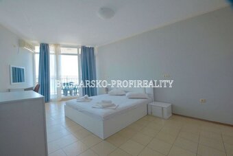 Exkluzivní nabídka: Prostorný apartmán 2+kk s bočním výhlede - 12