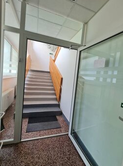 50m2, 2 kancelárie s vlastným zázemím a kuchynkou v Dev.N.Vs - 12