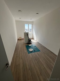 Veľký objekt s administratívnou aj skladovou časťou - 895m2 - 12