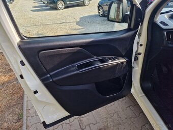 Fiat Dobló Combi 1.6 MultiJet SX 105k M6 (diesel) kup.SR - 12