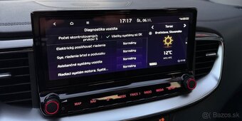 Kia XCeed 1.5 T-GDi Platinum / NOVÉ VOZIDLO / - 12