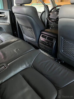 TOYOTA LAND CRUISER 200 - 12