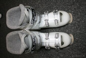 dámske lyže K2 156 cm , lyžiarky - 12