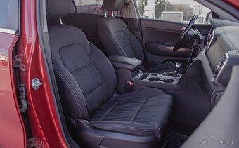 Kia Sportage 2.0 CRDi 4WD A/T - 12