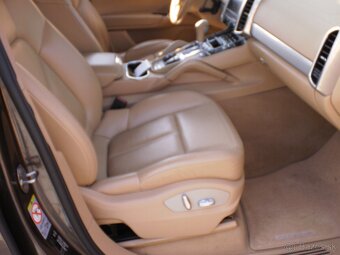 Porsche Cayenne 3.0TDi, 4 x 4 ,180kW, A 8 r.11 - 12