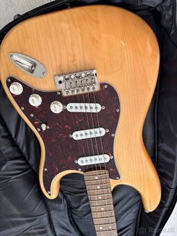 Elektrická kytara - Fender + combo + příslušenství - 12
