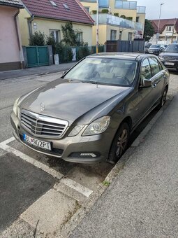 Mercedes Benz triedy E 212 350 CDI - 12
