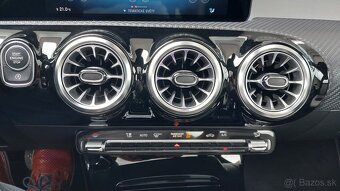 Mercedes-Benz A 180 sedan - 12