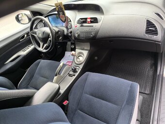 Honda Civic 8g 1.8 V-tec - 12