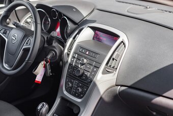 Opel Astra 1.6 ECOTEC 85kW Enjoy M5 03/2012 - 12