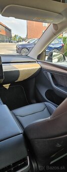Tesla Y 2024 - 12