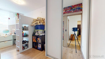 TOP MAKLÉR ponúka 4-izbový byt po kompletnej prerábke, kde m - 12