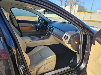 Jaguar XF 2.2D i4 Luxury Automat EDITION - 12