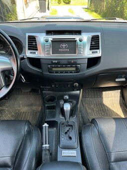 Toyota Hilux 3.0 D4D Invincible ,,REZERVOVANÁ,, - 12