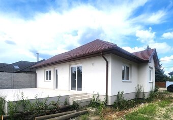 Predaj - Rodinné  domy 3 a 4 izbové ,,TYP BUNGALOV" Rajka - 12
