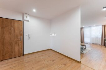 Nad Jazerom - 3 izb. byt ul. POLUDNÍKOVÁ, 71 m2 + loggia. No - 12