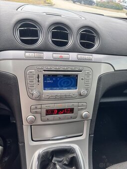 Ford galaxy - 12