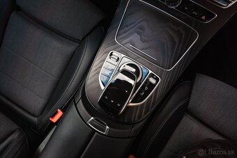 Mercedes-Benz E 220d 4Matic AMG Line / Night Paket / DPH - 12