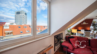 Pôsobivý staromestský byt s veľkou terasou s krásnym výhľado - 12