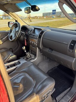 Nissan Pathfinder - 12