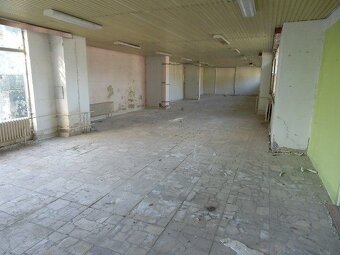 Na predaj - predáme polyfunkčný objekt v Strážskom - 12