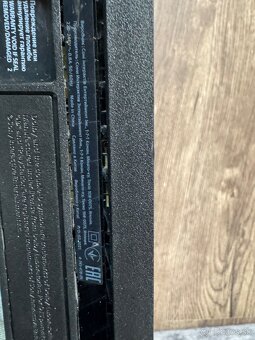 Playstation 4.    872GB - 12