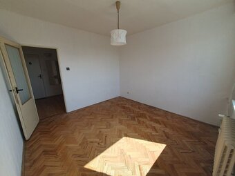 Zaujímavý 3izbový byt pri Priori 65m2 Výťah - 12