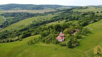 HOS. USADLOSŤ NA SAMOTE,POZEMOK 4.930m2,SOBOTIŠTE - JAVOREC - 12