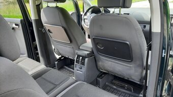 Predám volkswagen touran 2,0 TDI - 12