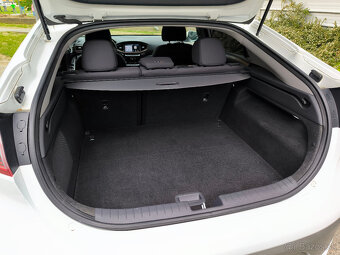Hyundai Ioniq Electric - 12
