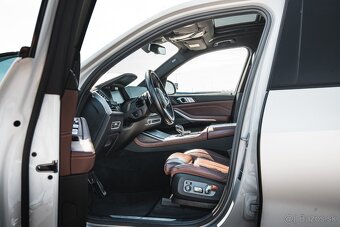 BMW X7 40d xDrive, INDIVIDUAL Slovenské vozidlo - 12