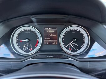 Škoda Superb Combi 2.0 TDI SCR Ambition DSG - 12