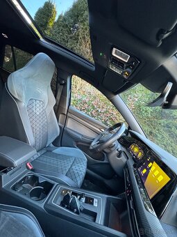 VW Golf variant R-Line VIII Matrix/Virtual/ Panoráma/DCC/ACC - 12