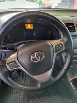 Toyota avensis t27 sedan - 12