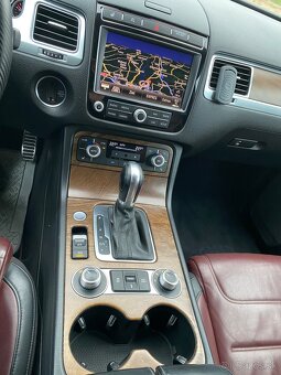Predam VW Touareg 4.2 TDi V8 EXCLUSIVE - 12